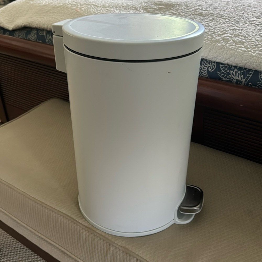 15" inch tall waste paper basket with removable insert